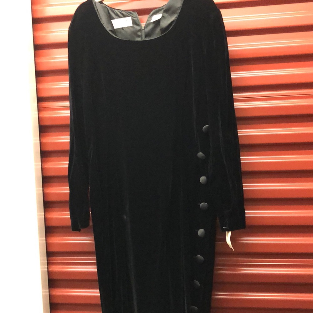MAGGY LONDON(NWT)-BLACK VELOUR VELVET LONG DRESS